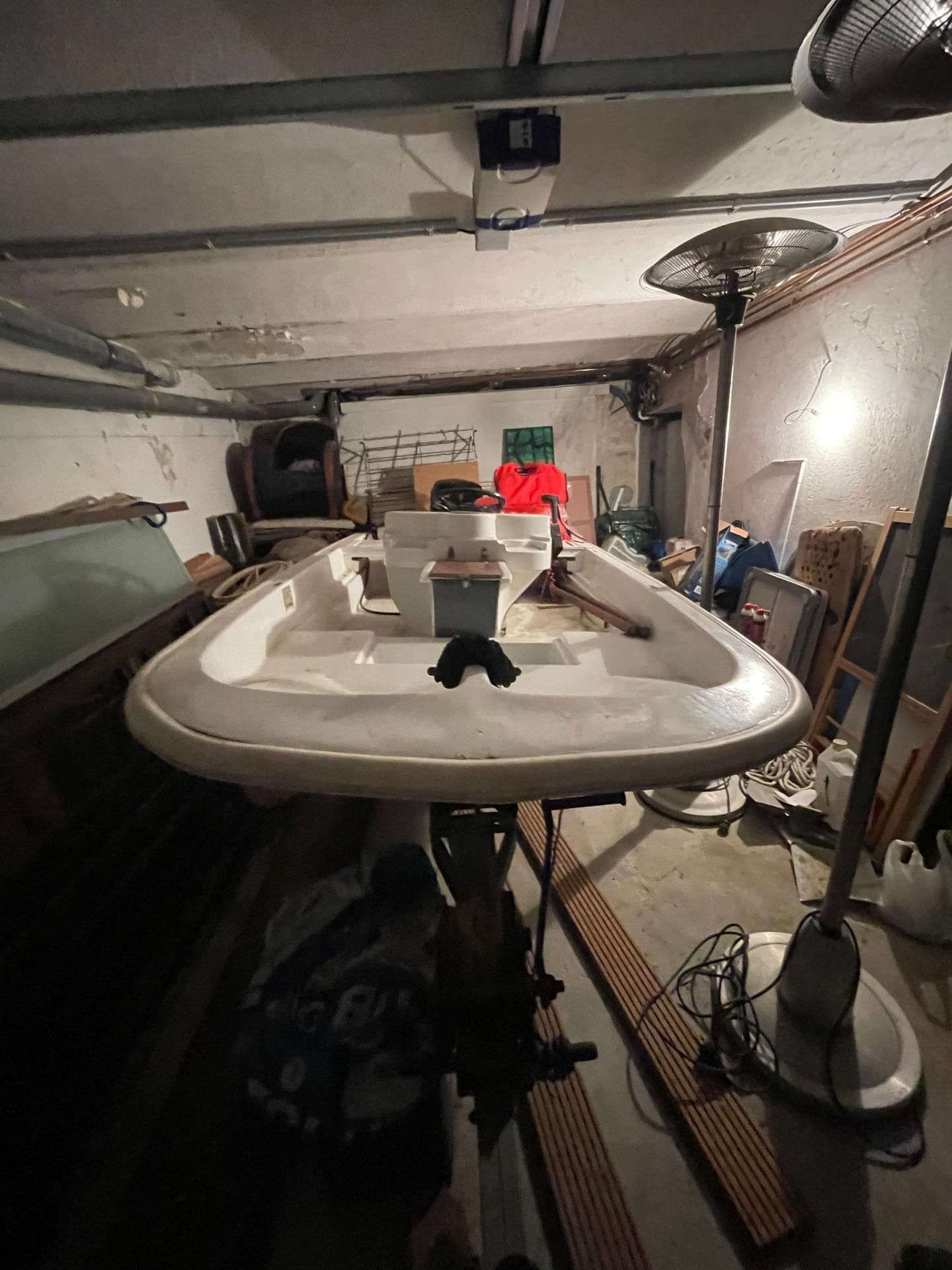 slider 0 Boston Whaler  13